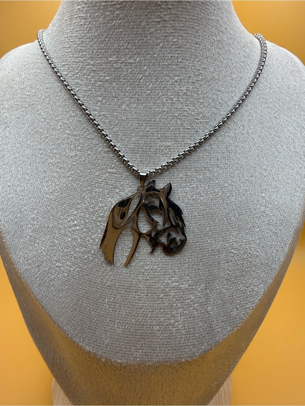 Abstract Horse Head Pendant Necklace in Silver